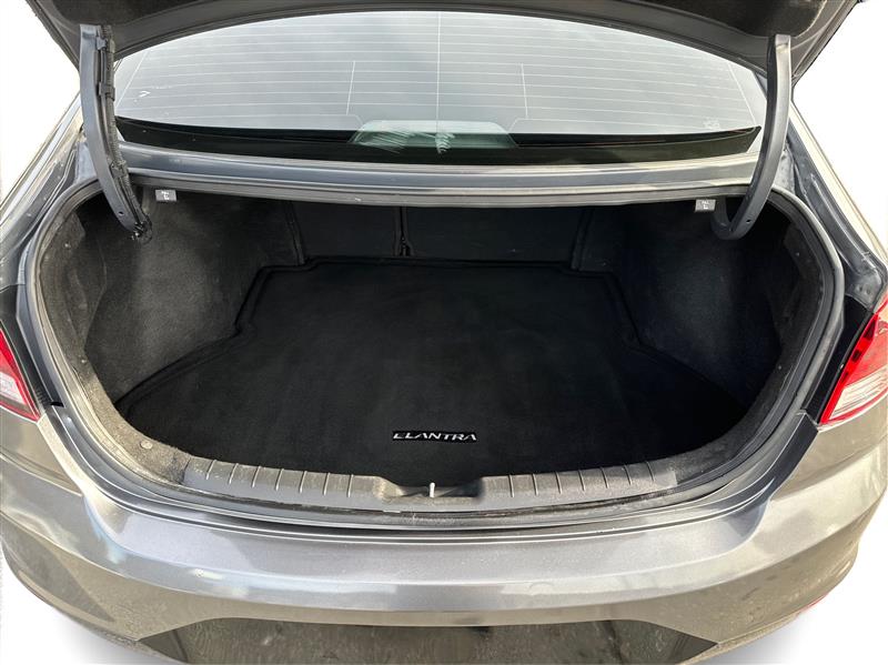 Hyundai Elantra  2020