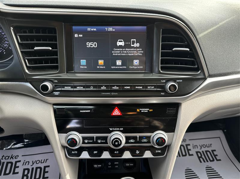 Hyundai Elantra  2020