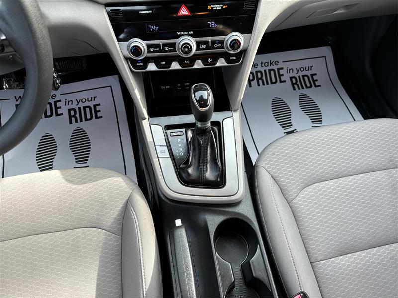 Hyundai Elantra  2020