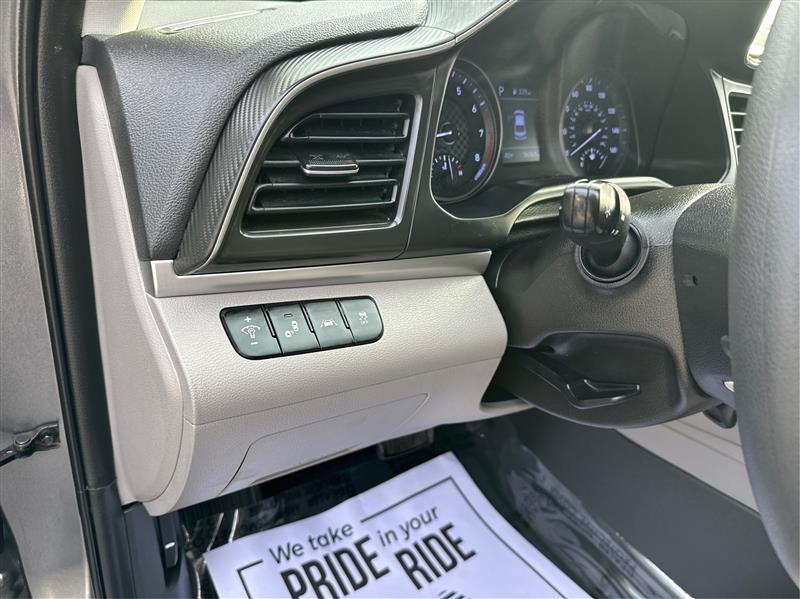 Hyundai Elantra  2020