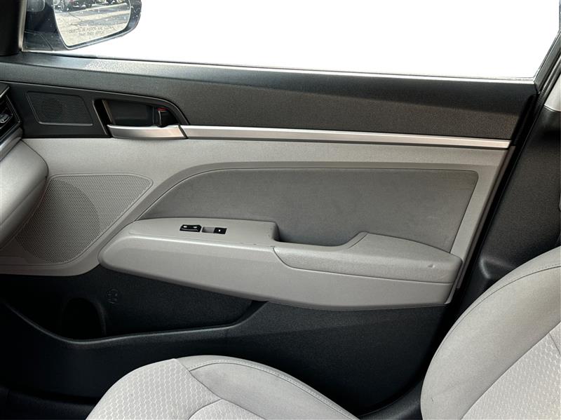 Hyundai Elantra  2020