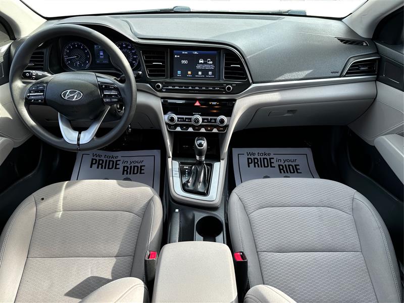 Hyundai Elantra  2020