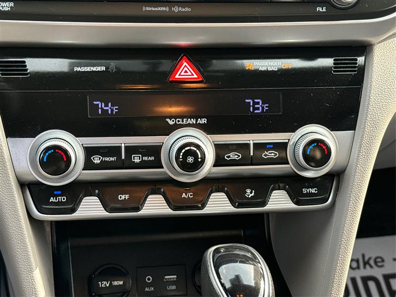 Hyundai Elantra  2020