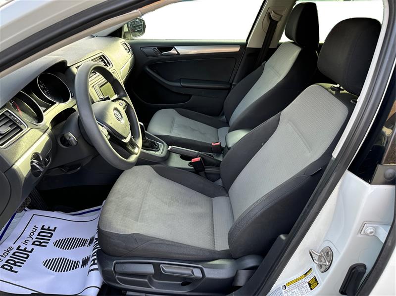 Volkswagen Jetta  2017