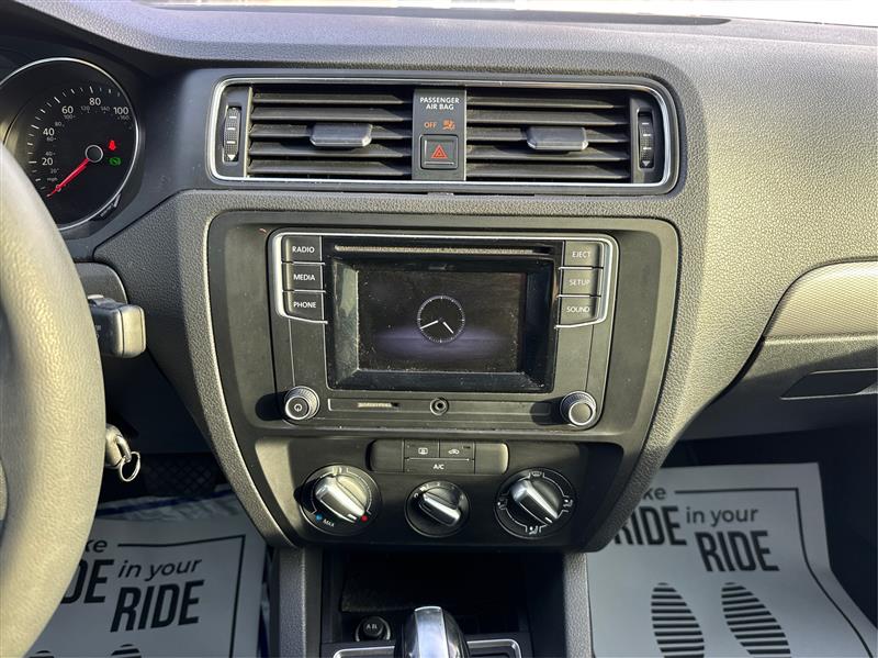 Volkswagen Jetta  2017