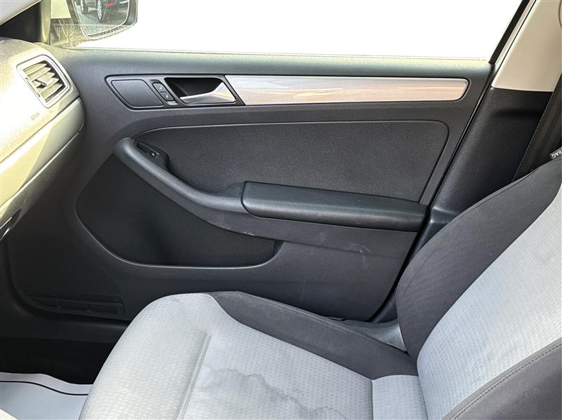 Volkswagen Jetta  2017