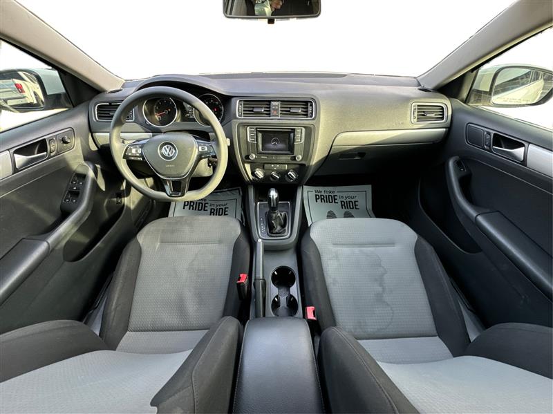 Volkswagen Jetta  2017