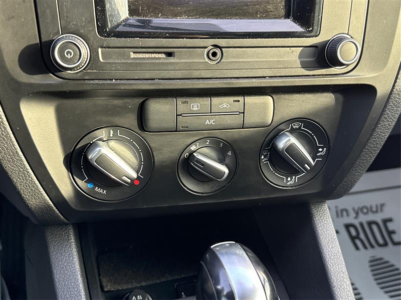 Volkswagen Jetta  2017