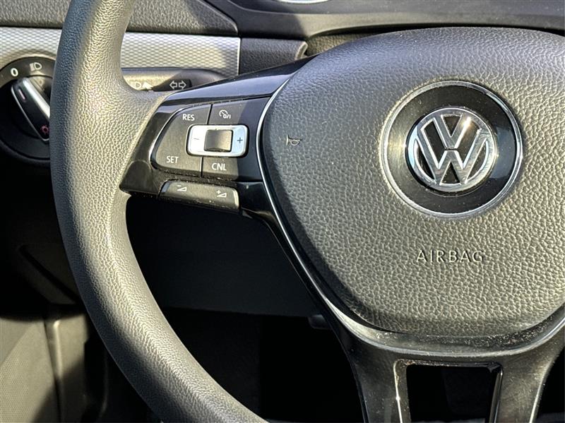 Volkswagen Jetta  2017