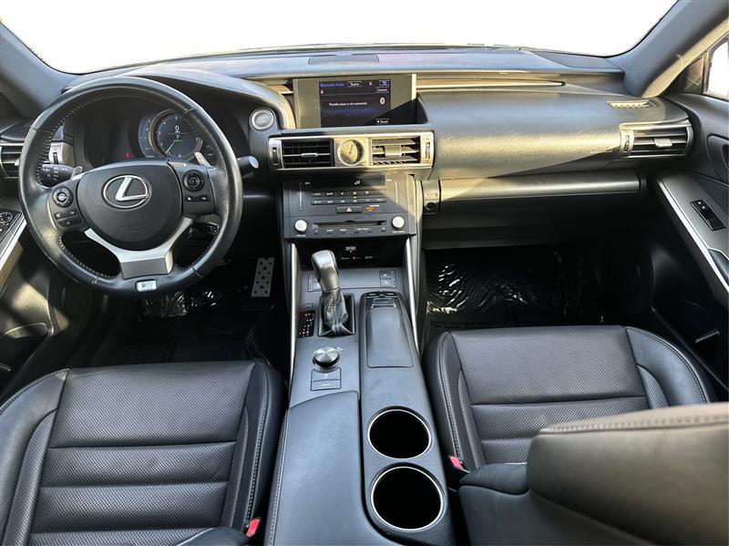 Lexus IS  2015