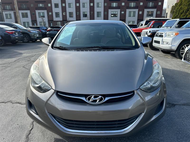 Hyundai Elantra  2013