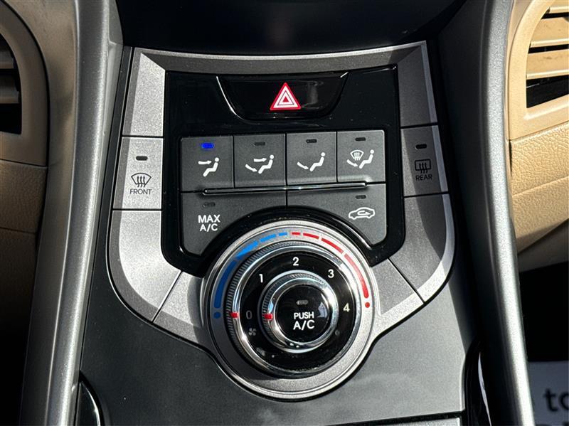 Hyundai Elantra  2013