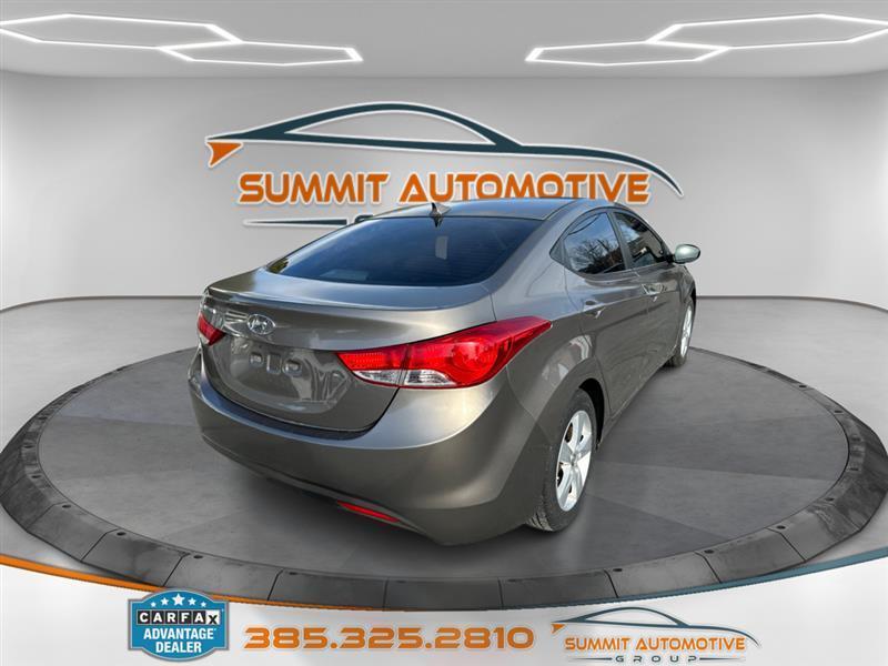 Hyundai Elantra  2013