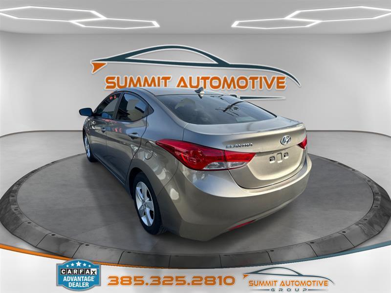 Hyundai Elantra  2013