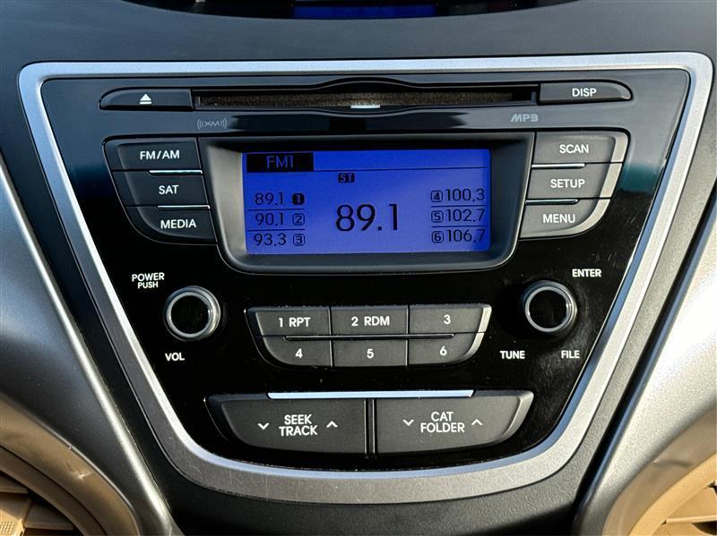 Hyundai Elantra  2013