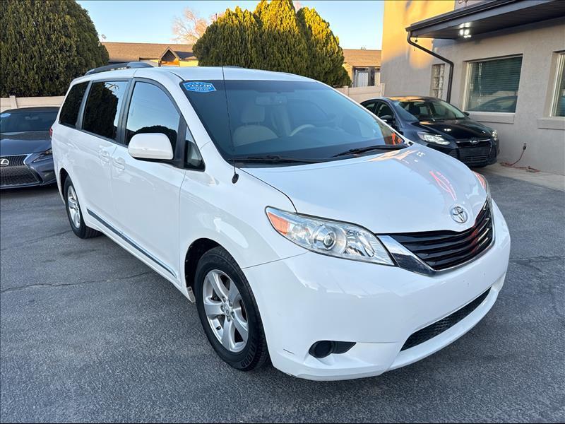 Toyota Sienna  2014