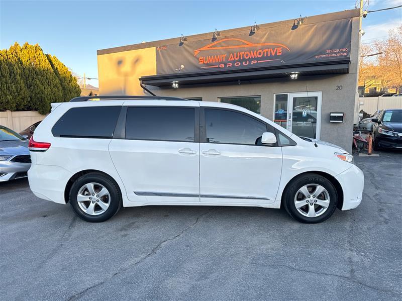 Toyota Sienna  2014