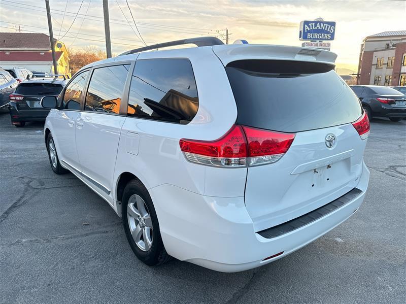 Toyota Sienna  2014