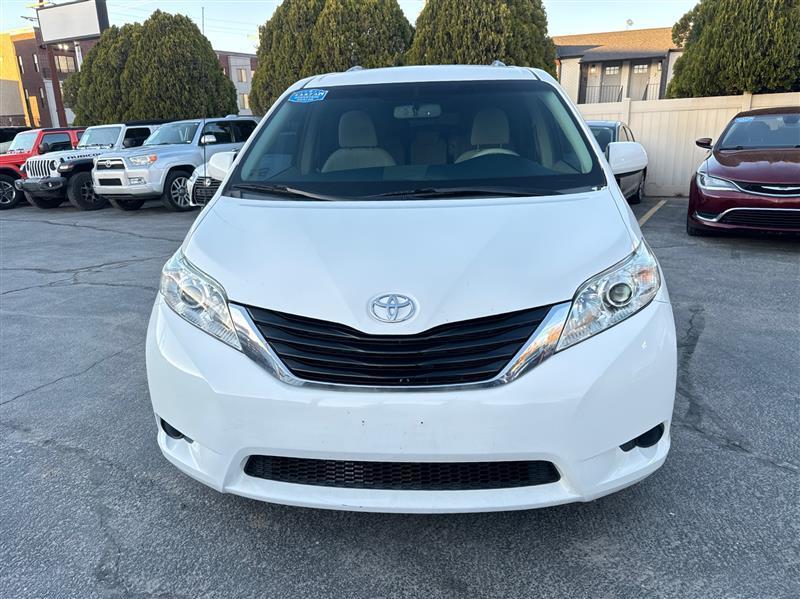 Toyota Sienna  2014