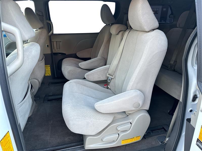 Toyota Sienna  2014