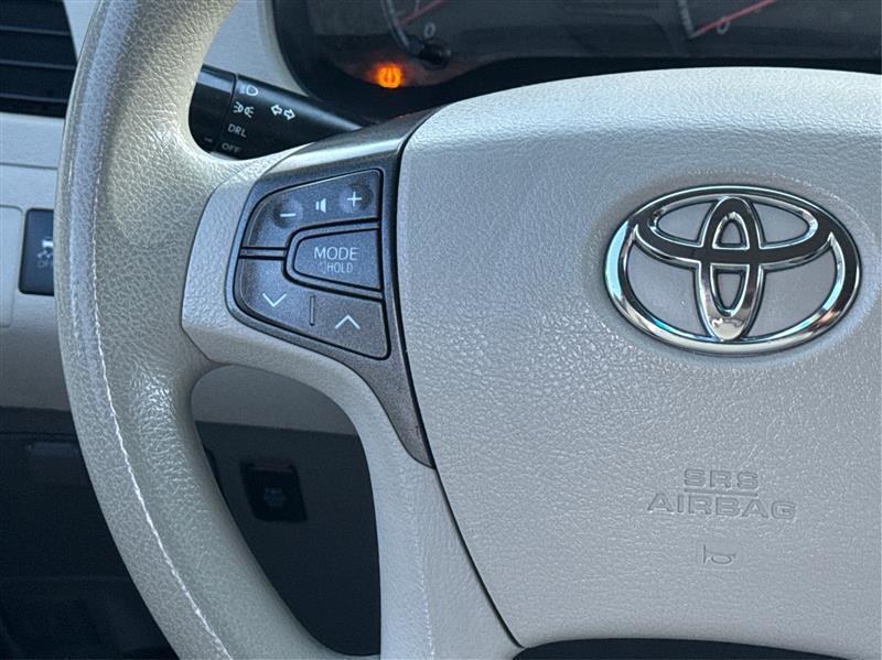 Toyota Sienna  2014