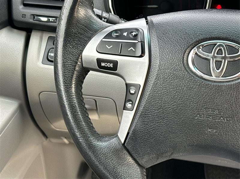 Toyota Highlander  2012