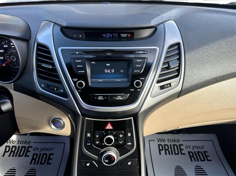 Hyundai Elantra  2016