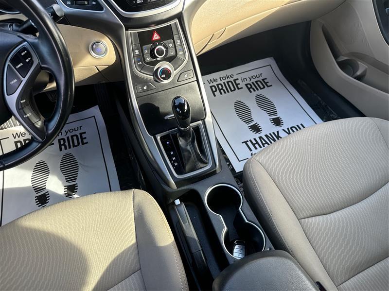 Hyundai Elantra  2016