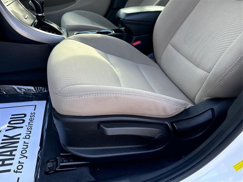 Hyundai Elantra  2016