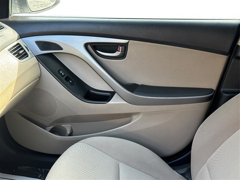 Hyundai Elantra  2016