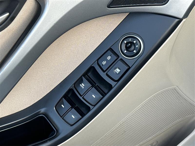 Hyundai Elantra  2016