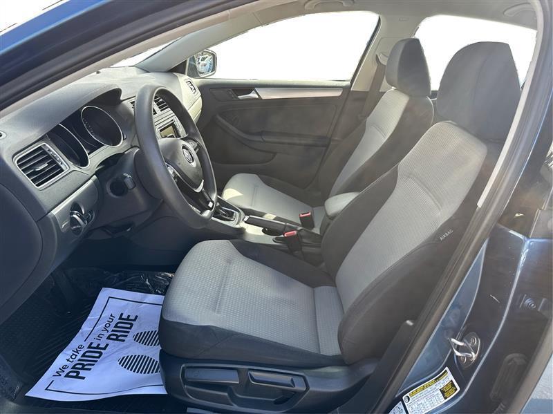 Volkswagen Jetta  2018