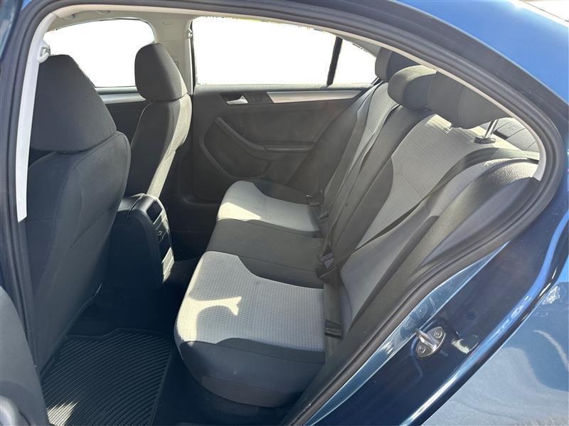 Volkswagen Jetta  2018