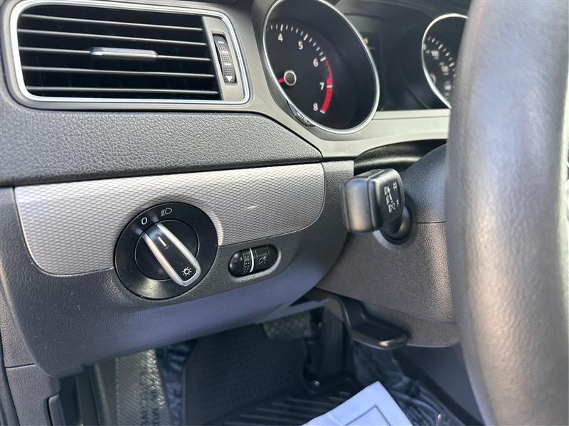 Volkswagen Jetta  2018