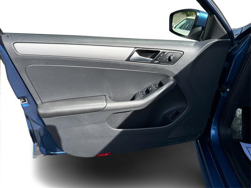 Volkswagen Jetta  2018