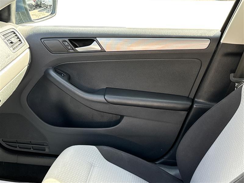 Volkswagen Jetta  2018