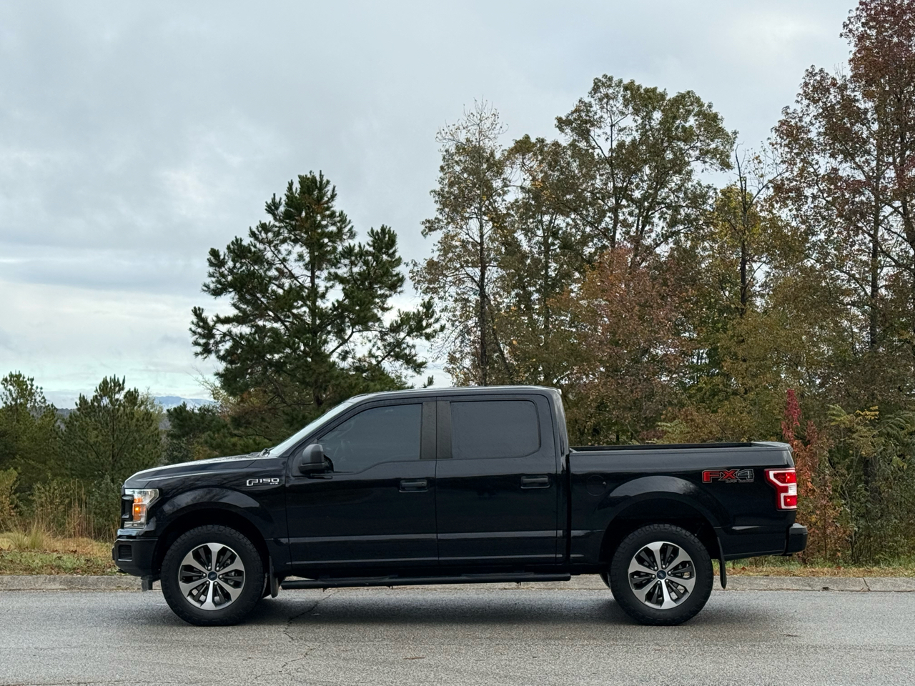 Ford F-150 4WD SuperCrew 145" STX 2019