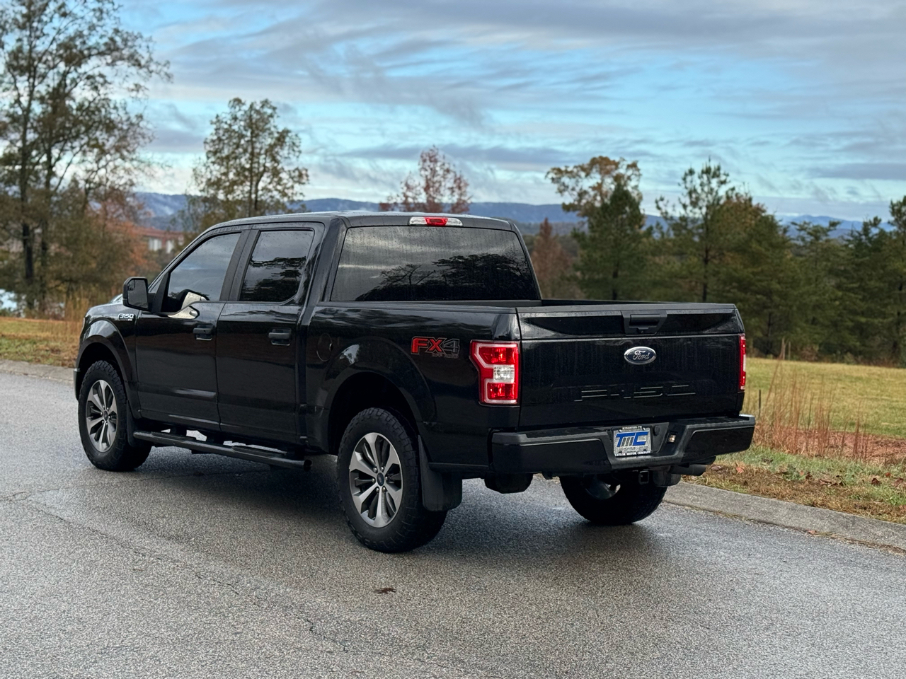 Ford F-150 4WD SuperCrew 145" STX 2019