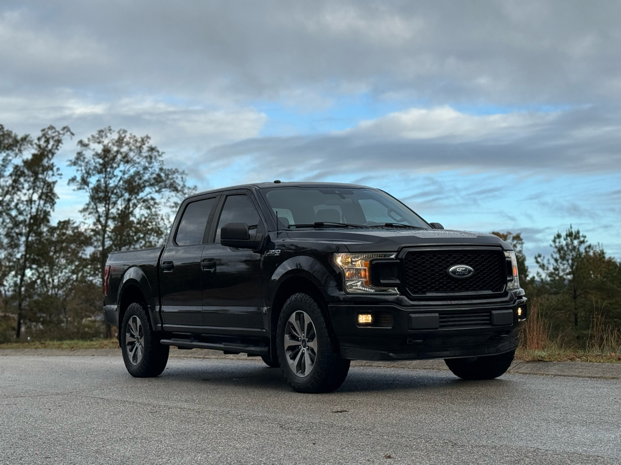 Ford F-150 4WD SuperCrew 145" STX 2019