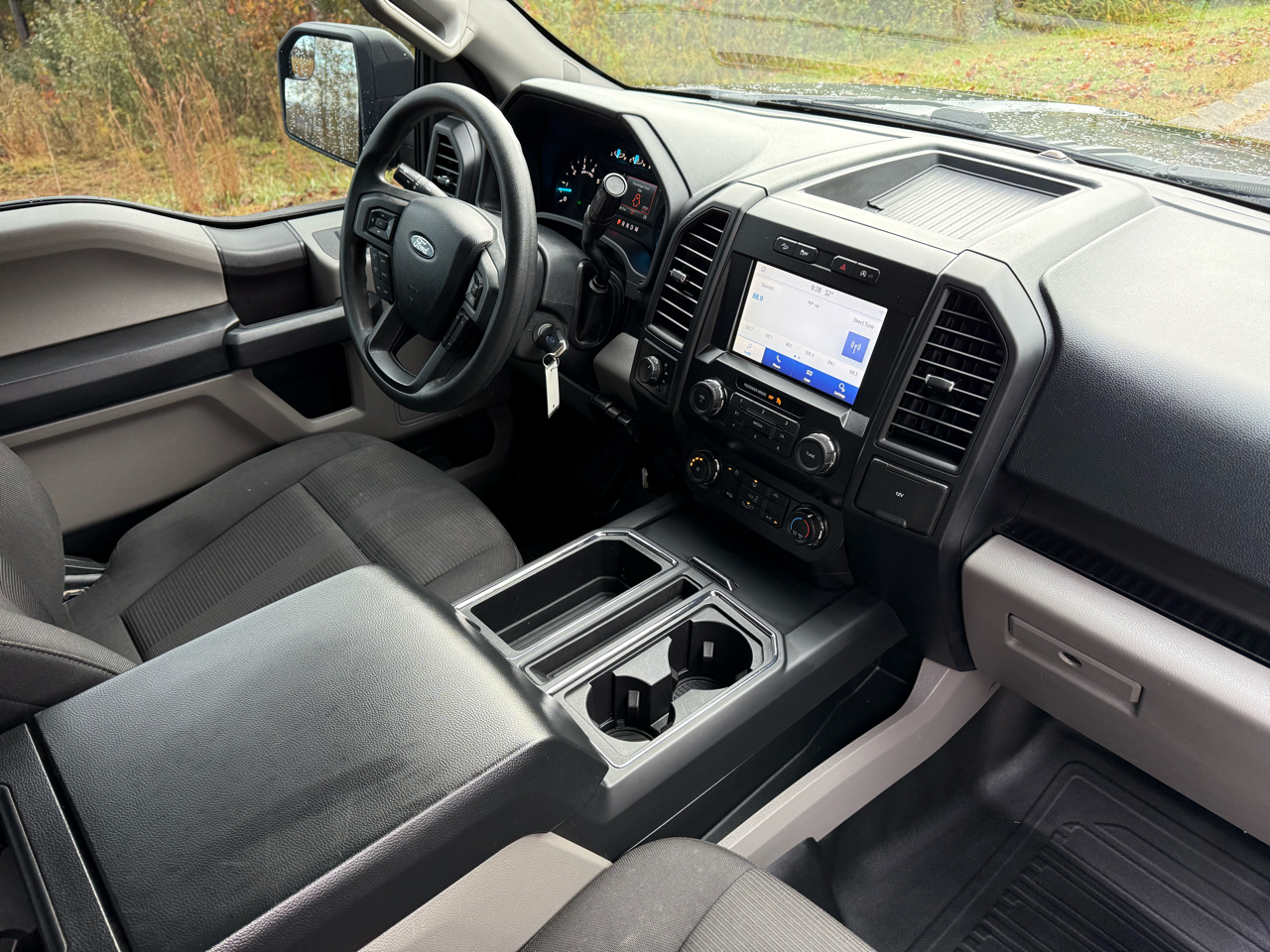 Ford F-150 4WD SuperCrew 145" STX 2019