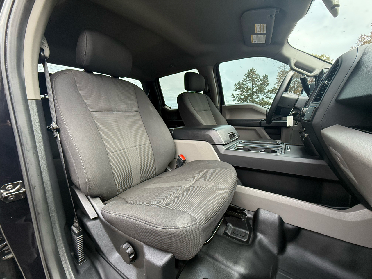 Ford F-150 4WD SuperCrew 145" STX 2019