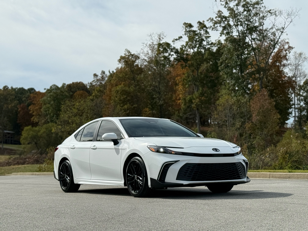 Toyota Camry Hybrid SE 2025