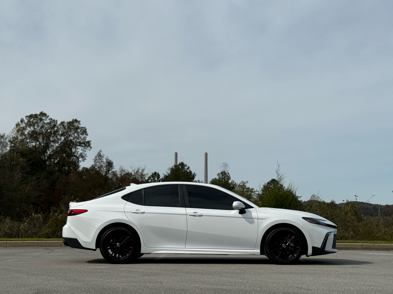 Toyota Camry Hybrid SE 2025