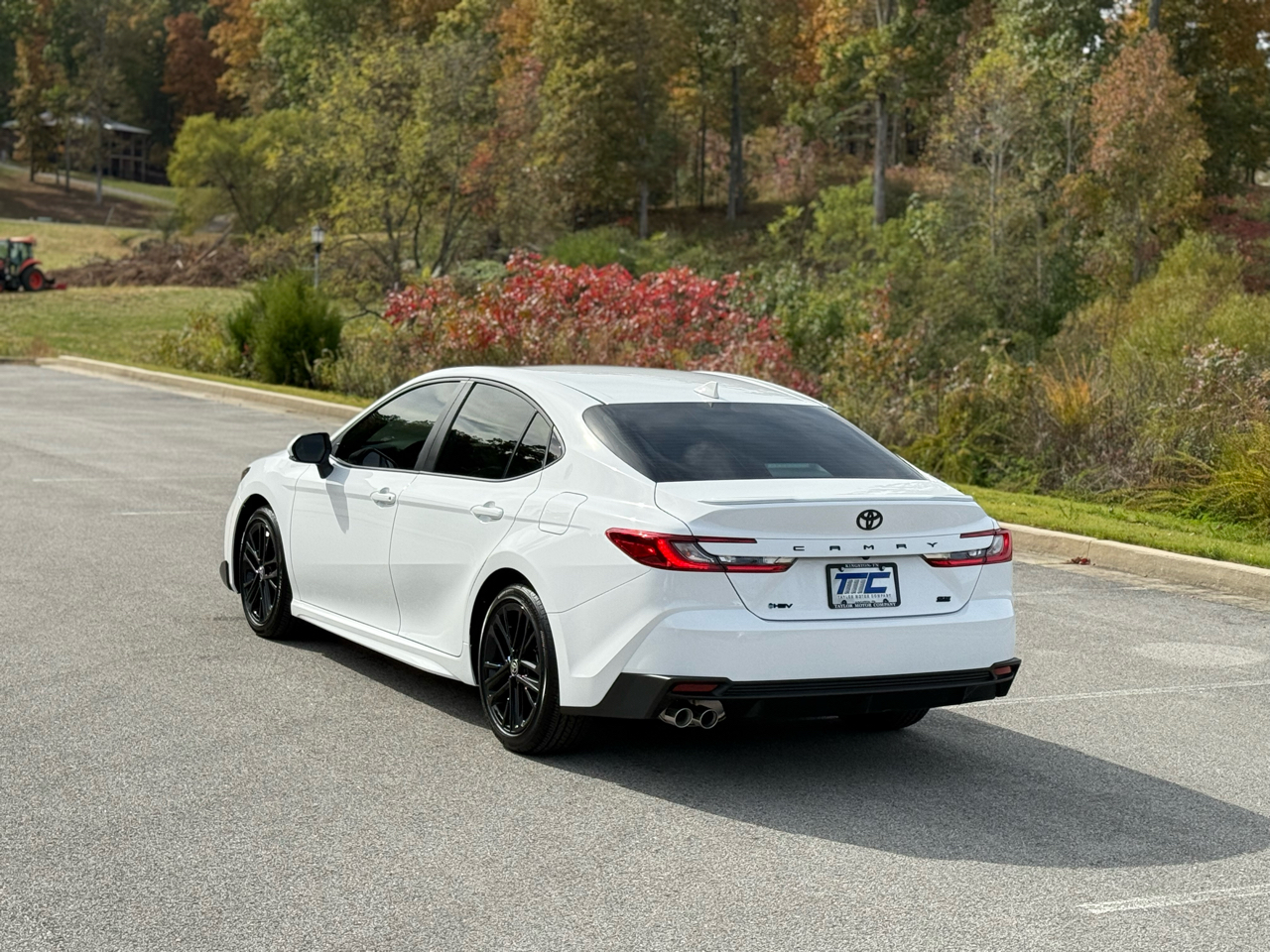 Toyota Camry Hybrid SE 2025