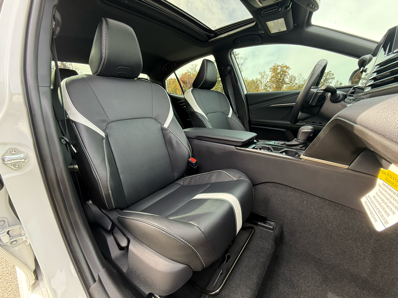 Toyota Camry Hybrid SE 2025