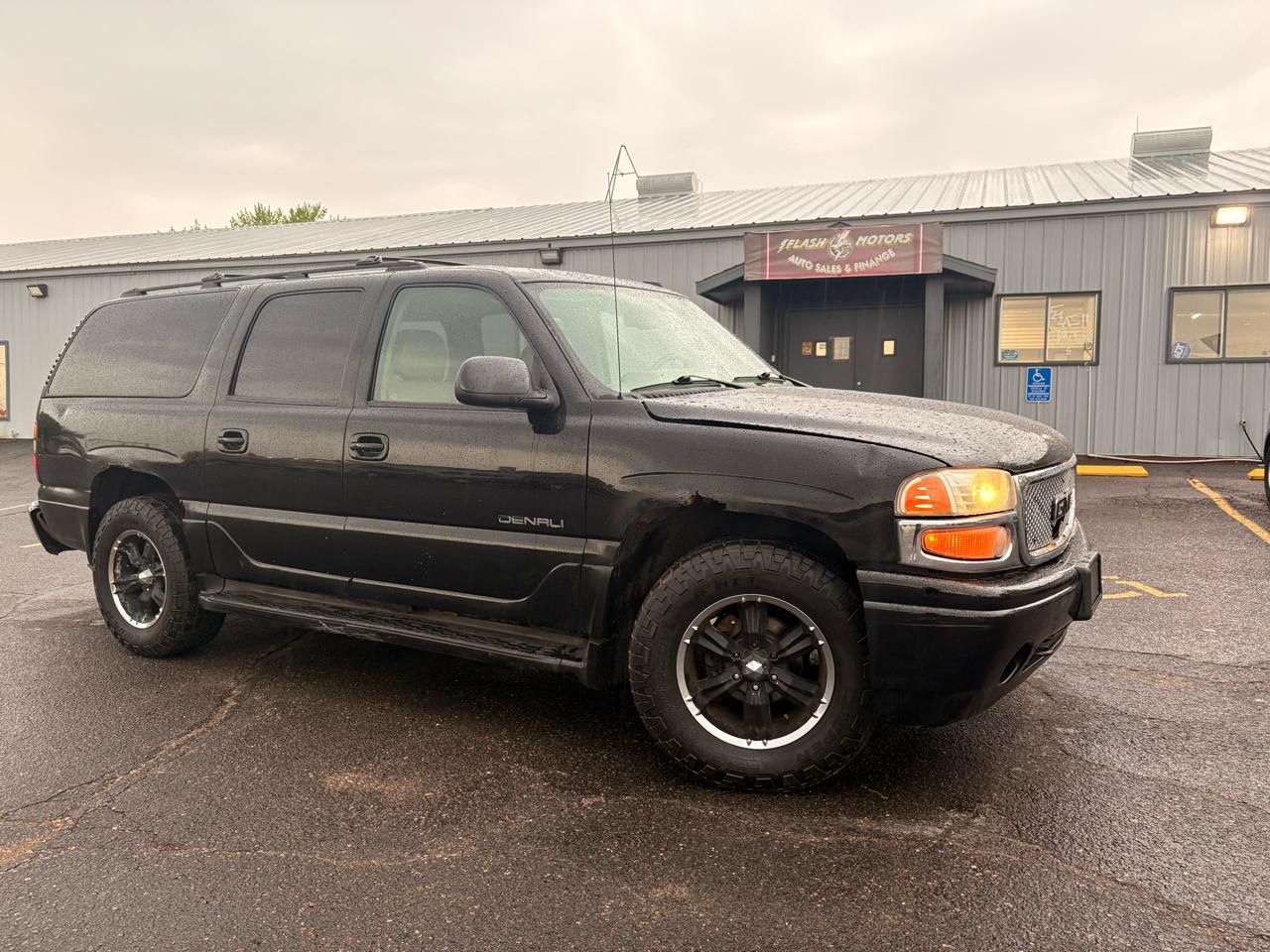 2006 GMC Yukon Denali's photo