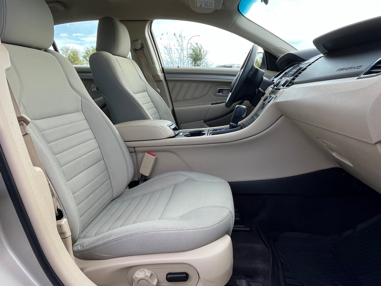 Ford Taurus  2018 Ford Taurus  2018