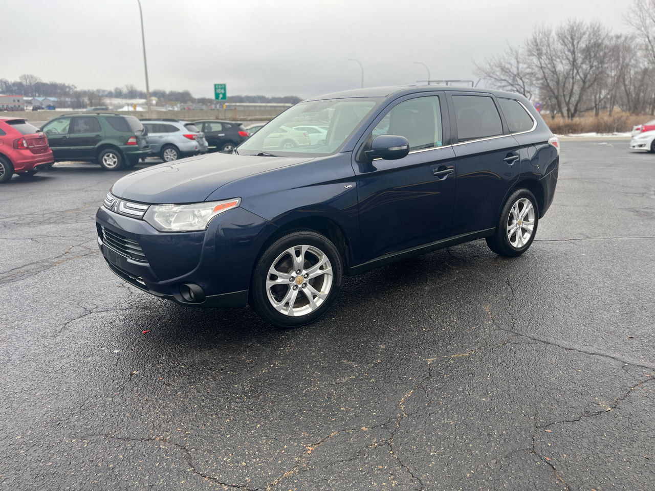 Mitsubishi Outlander  2014