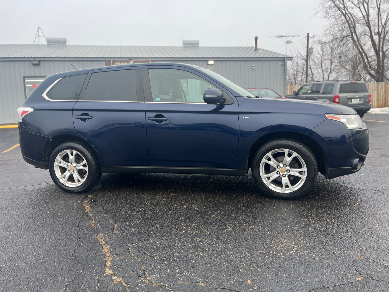 Mitsubishi Outlander  2014