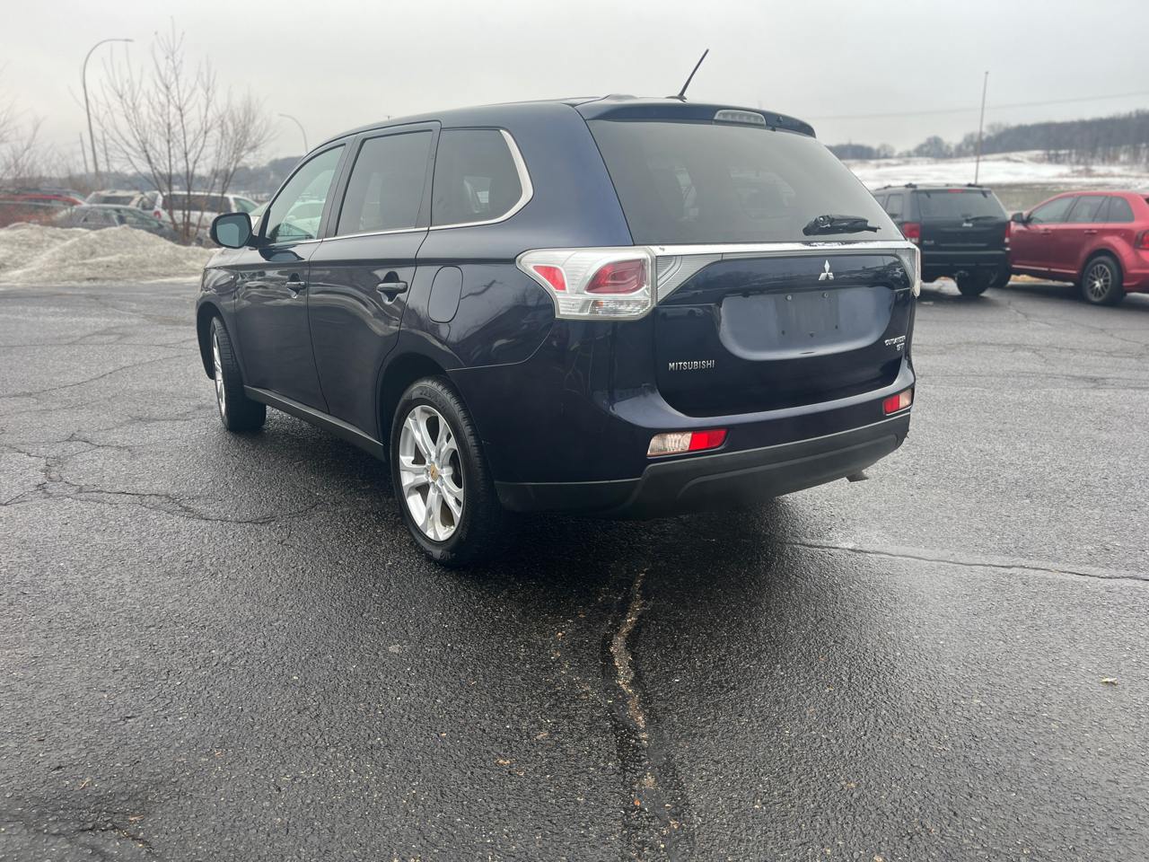 Mitsubishi Outlander  2014